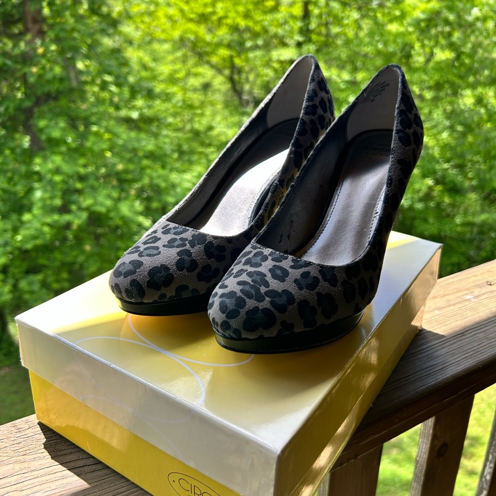 Joan’s and David Circa Luxe Leopard Print Women's Shoes